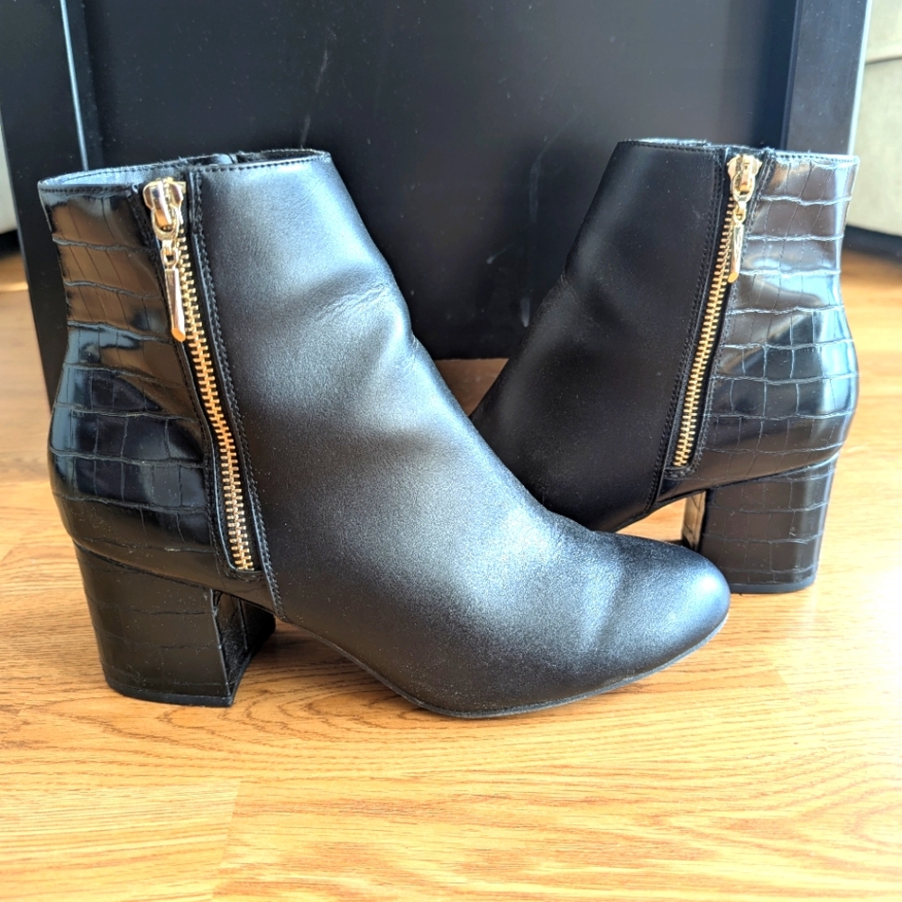 Ann Taylor Block Crocodile Print Boots With Silver Faux Zipper Size 9 Round Toe